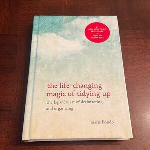 The life - changing magic of tidying up Marie Kondo Book